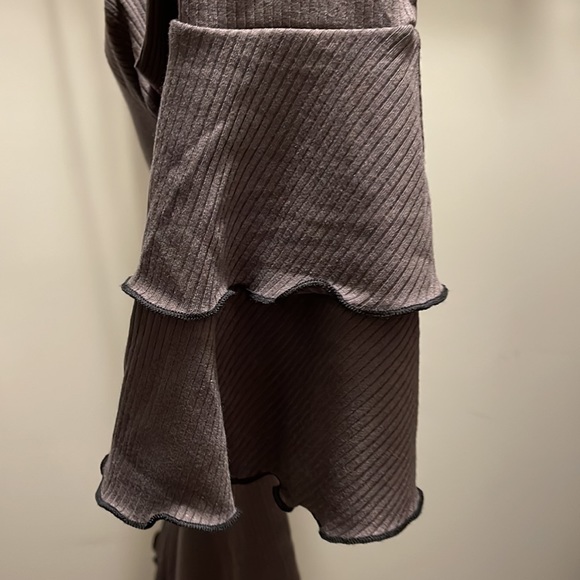 Revamped brand new top - Picture 2 of 3